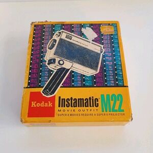 Vintage 1970 Kodak M22 Instamatic Super 8 camera Movie Outfit with original box